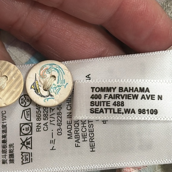 (P) Tommy Bahama Tropical Floral Men's Shirt
100% Silk, Size L, New - Picture 11 of 16